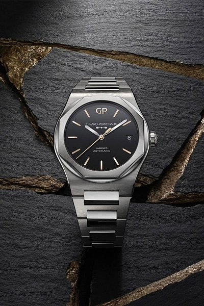 Girard-Perregaux Laureato 42mm Phiên bản Infinity 81010-11-635-11A
