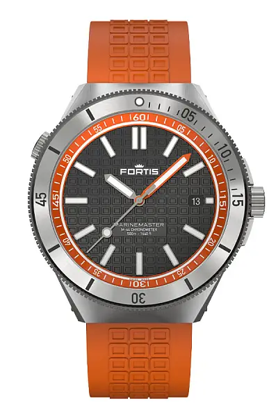 Fortis Marinemaster M-44 Màu Cam Đỏ trên nền cam cam trên đường chân trời F8120013