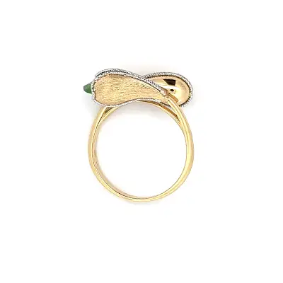 Nhẫn vàng với đá xanh