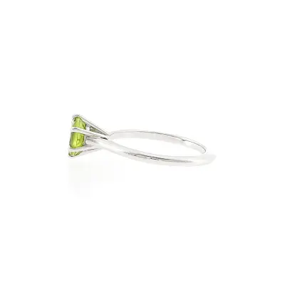 Nhẫn vàng trắng 18K gắn peridot 1,40 ct