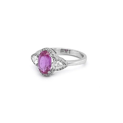 Nhẫn vàng đính đá sapphire hồng và kim cương