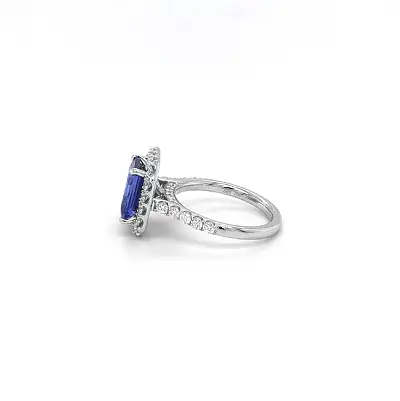 Nhẫn vàng đính Tanzanite và kim cương