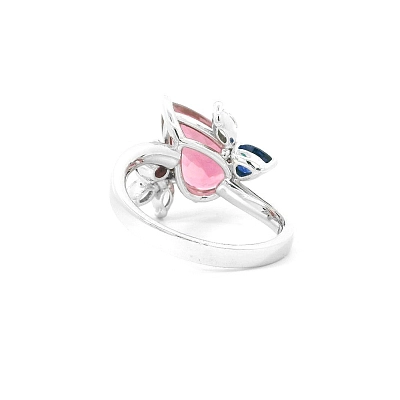 Trang sức sang trọng với đá tourmaline hồng, sapphire và kim cương lấp lánh