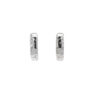 Vòng tai vàng trắng đính zircon cho vẻ lấp lánh sang trọng