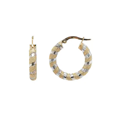 Vòng tai tròn thanh lịch với thiết kế tương phản hiện đại