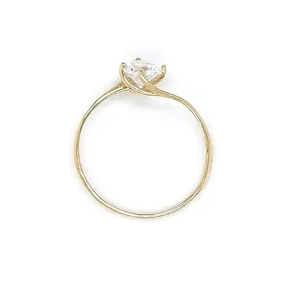 Nhẫn đính hôn bằng vàng với đá zircon