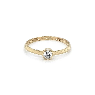 Nhẫn đính hôn bằng vàng với đá zircon