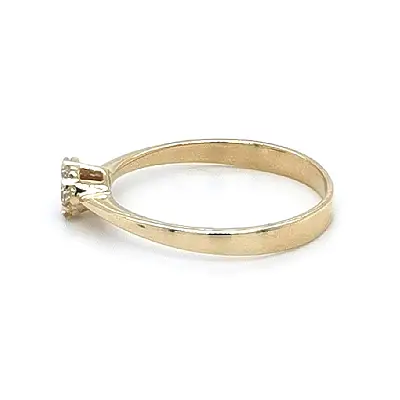 Nhẫn vàng đính đá zircon