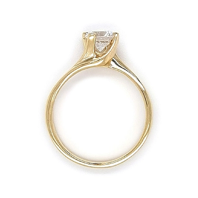 Nhẫn đính hôn bằng vàng với đá zircon