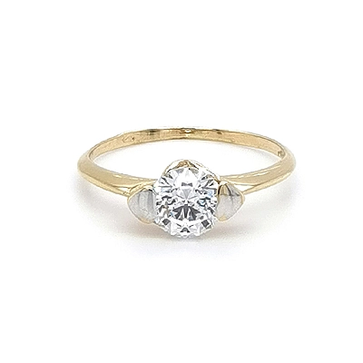 Nhẫn đính hôn bằng vàng với đá zircon