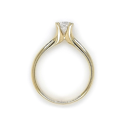 Nhẫn đính hôn bằng vàng với đá zircon