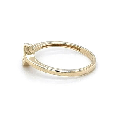 Nhẫn đính hôn bằng vàng với đá zircon