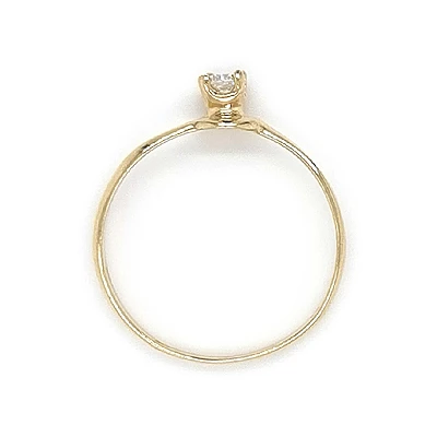 Nhẫn đính hôn bằng vàng với đá zircon