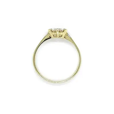 Nhẫn đính hôn bằng vàng với đá zircon