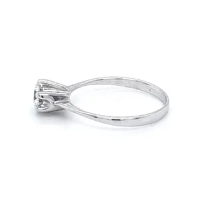 Nhẫn đính hôn bằng vàng trắng và zircon