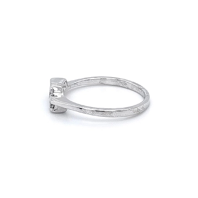 Nhẫn vàng trắng đính đá zircon trắng