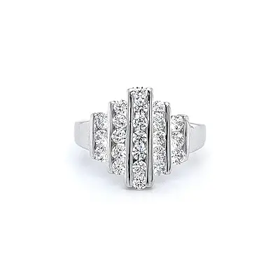 Nhẫn vàng trắng đính đá zircon trắng