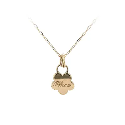 Mặt dây chuyền cổ điển với họa tiết hoa