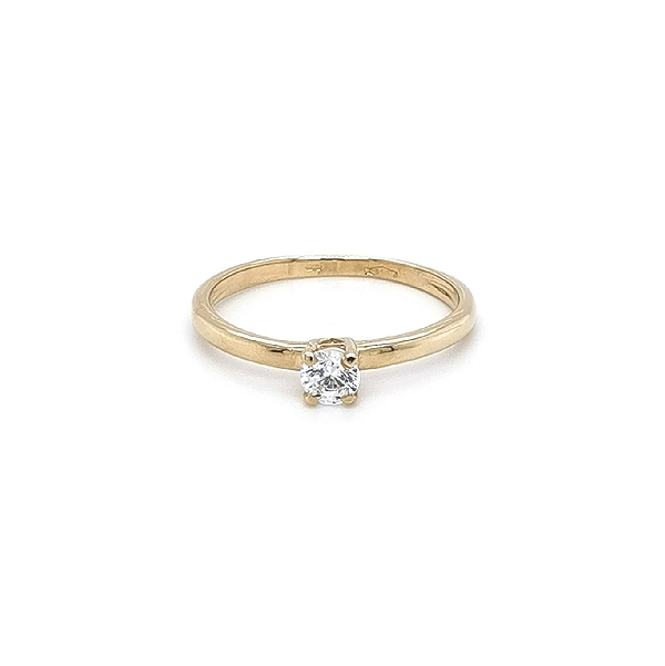 Nhẫn đính hôn bằng vàng với đá zircon