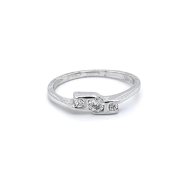 Nhẫn vàng trắng đính đá zircon trắng