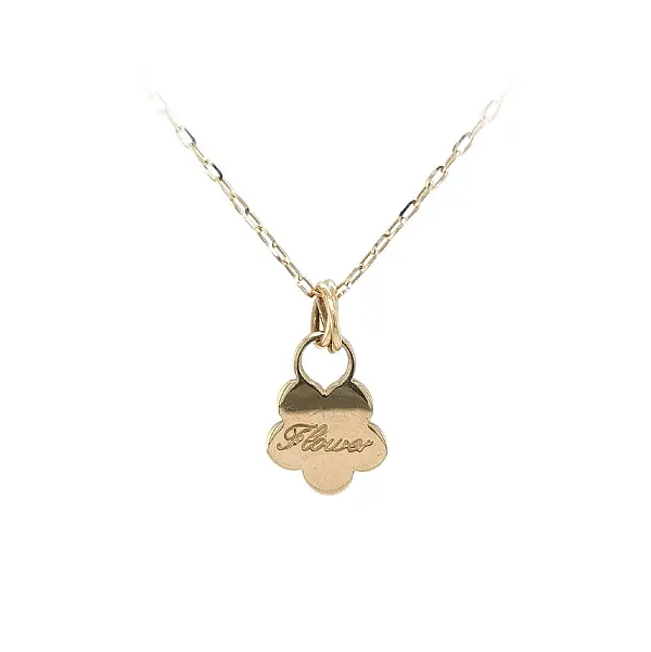 Mặt dây chuyền cổ điển với họa tiết hoa