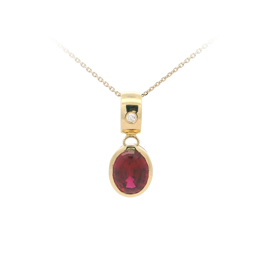 Mặt dây chuyền thanh lịch với ruby và kim cương trong khung vàng trơn