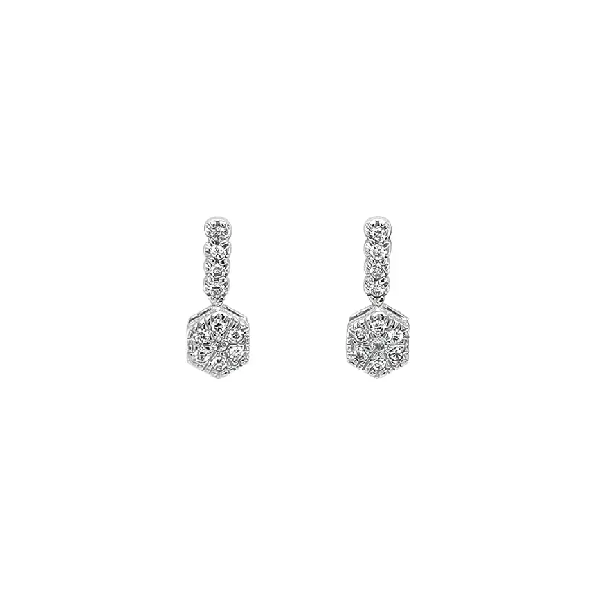 Khuyên tai với đá zircon lấp lánh trong thiết kế hiện đại bằng vàng trắng