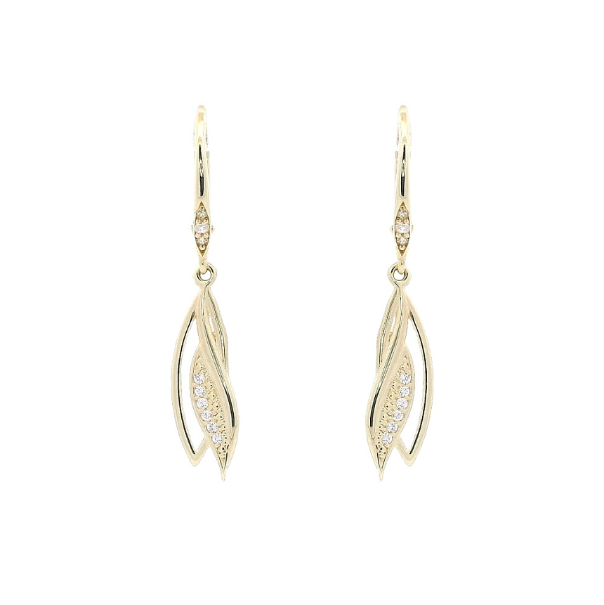 Vòng tai vàng với đá zircon lấp lánh trong thiết kế sang trọng