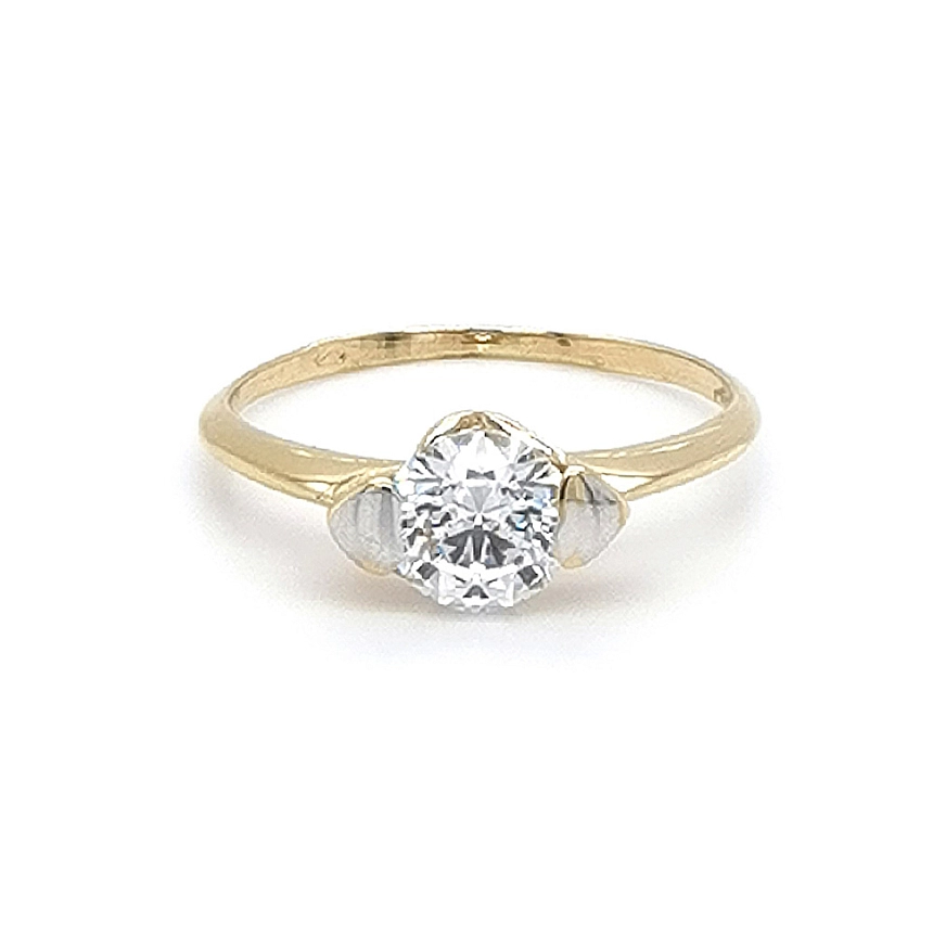 Nhẫn đính hôn bằng vàng với đá zircon
