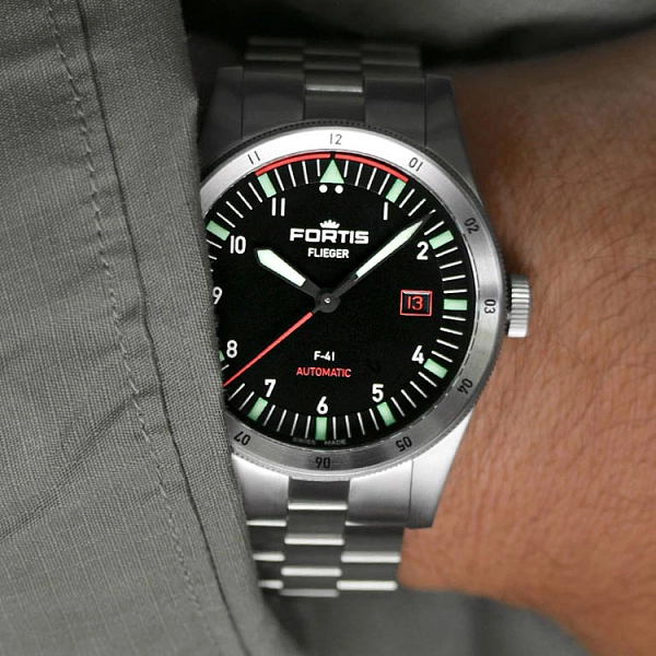 Đồng hồ Fortis Flieger F-41 tự động, bộ máy Barcelet F4220008