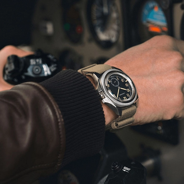 Longines Pilot Bộ sưu tập L2.838.4.53.9
