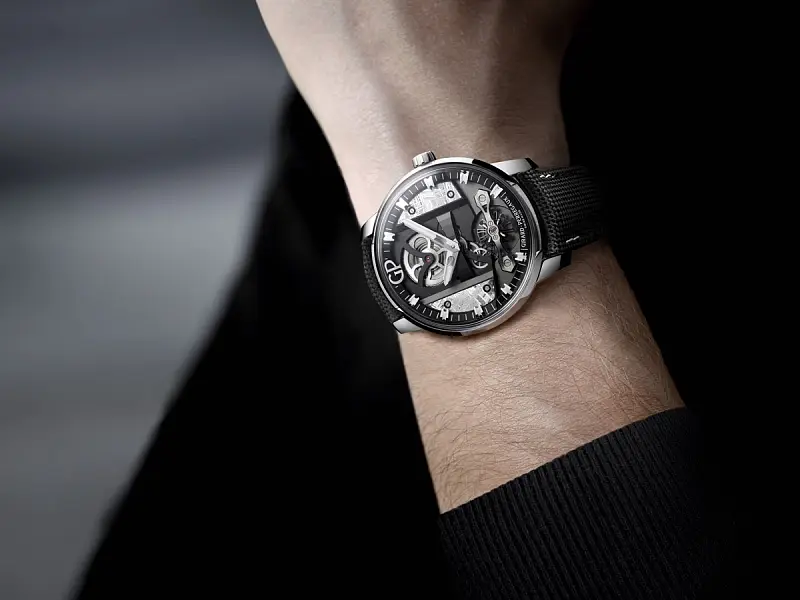 Girard-Perregaux Free Bridge Meteorite 82000-11-3259-5CX