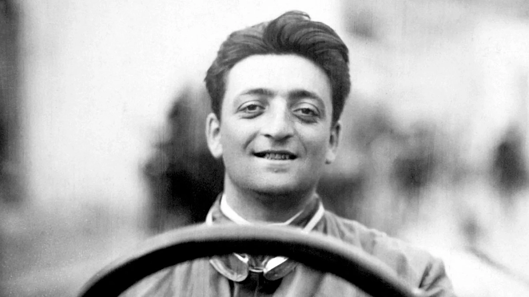 Bút bi lăn Montblanc Great Characters Enzo Ferrari Phiên bản giới hạn 1898