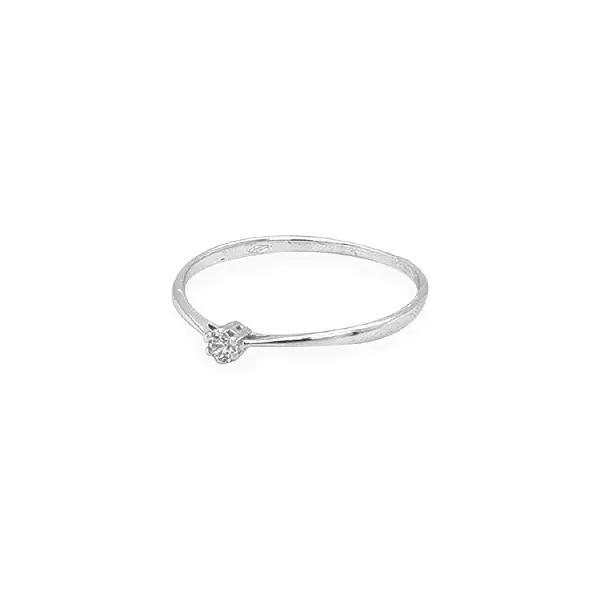 Nhẫn đính hôn bằng vàng với đá zircon