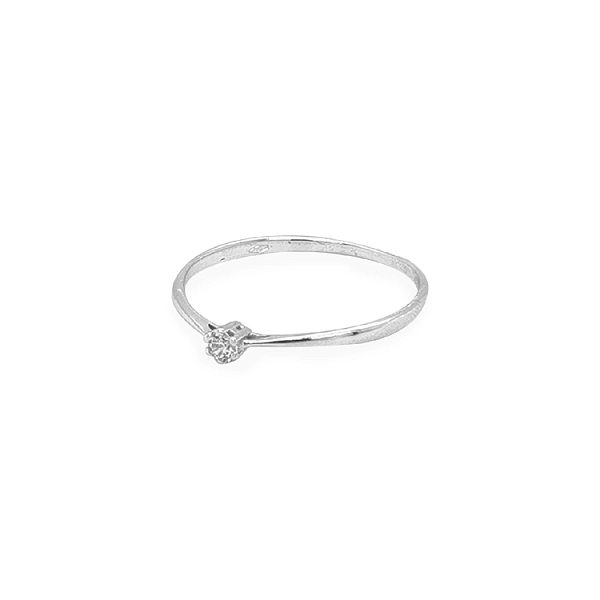 Nhẫn đính hôn bằng vàng với đá zircon