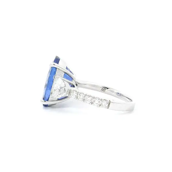 Nhẫn vàng trắng đính Tanzanite và kim cương hình trái tim