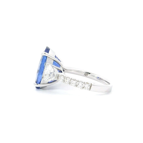 Nhẫn vàng trắng đính Tanzanite và kim cương hình trái tim