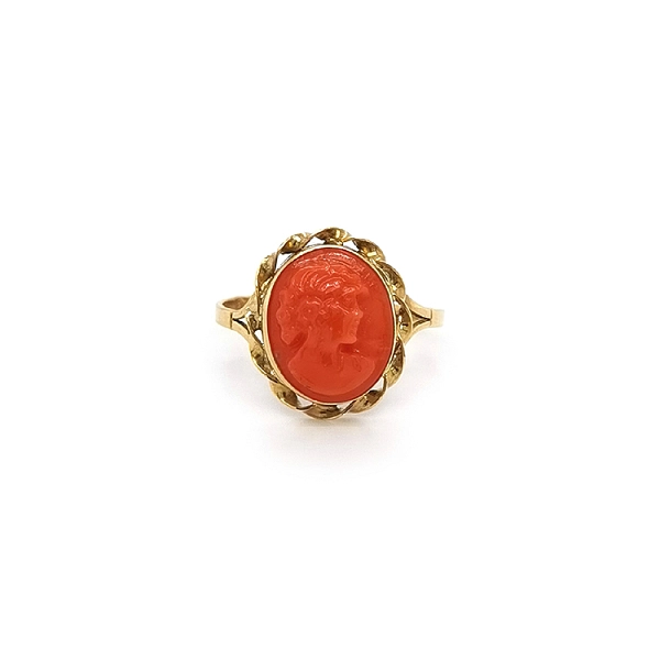Nhẫn vàng cao cấp gắn đá khắc nổi (Cameo)