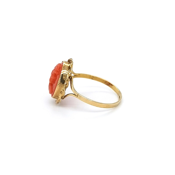 Nhẫn vàng cao cấp gắn đá khắc nổi (Cameo)