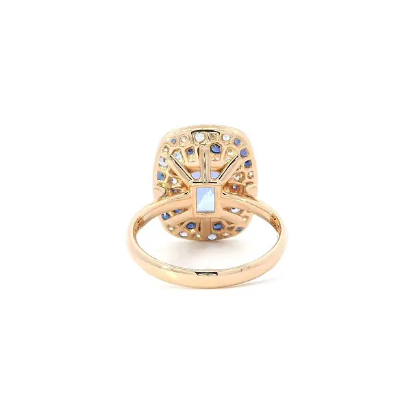 Sự hòa quyện sắc màu của tanzanit, sapphire và kim cương trong vàng hồng