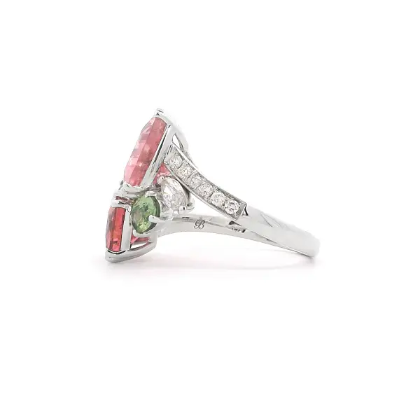 Nhẫn vàng trắng 18K gắn tourmaline, sapphire và kim cương