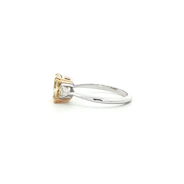 Nhẫn vàng 18K kim cương vàng fancy