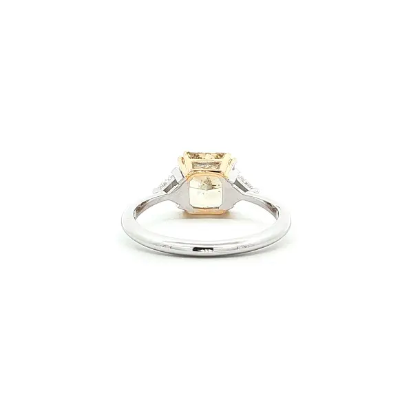 Nhẫn vàng 18K kim cương vàng fancy