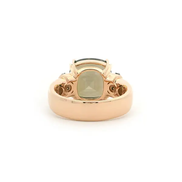 Nhẫn vàng hồng với tourmaline xanh lá và kim cương nâu