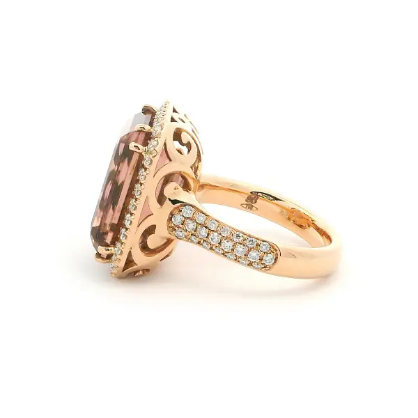 Nhẫn vàng hồng với tourmaline hồng và kim cương