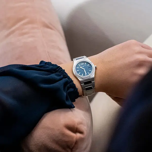 Girard-Perregaux Laureato 80189D11A431-11A