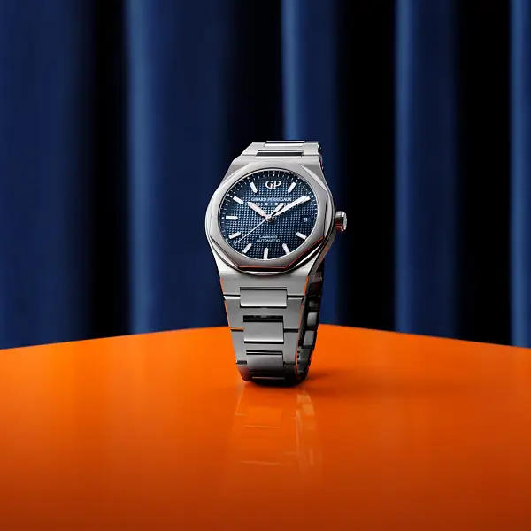 Girard-Perregaux Laureato 38mm Xanh Đêm 81005-11-3460-1CM