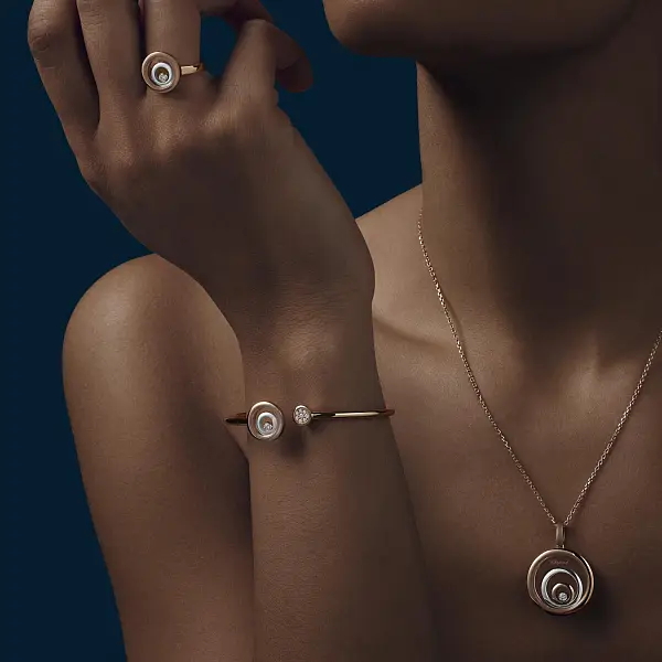 Vòng tay Chopard Happy Spirit vàng 858230-9002