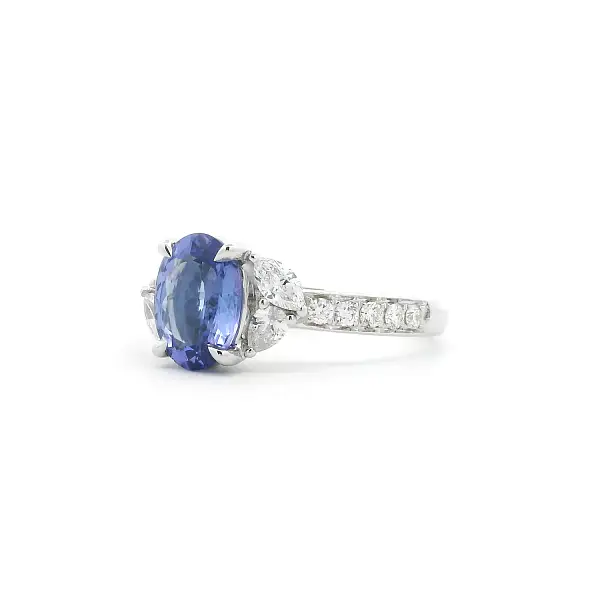 Nhẫn vàng trắng đính đá tanzanite hình bầu dục và kim cương