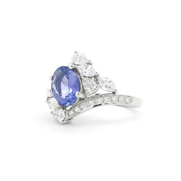 Nhẫn vàng trắng cao cấp đính đá tanzanite hình bầu dục và kim cương dáng giọt nước